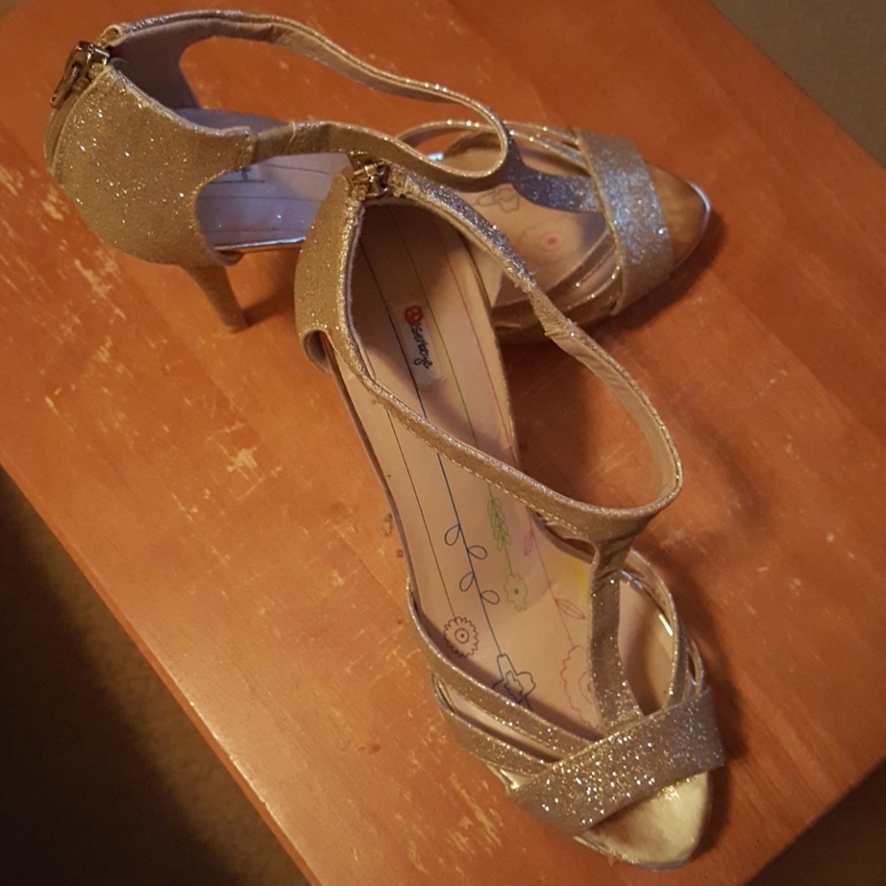 Shoes - Picture 2 of 2